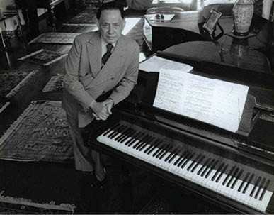 Foto - S O PAULO, SP, 14.06.1989: O maestro Eleazar de Carvalho, em sua resid ncia - foto: Carlos Goldgrug/Folhapress